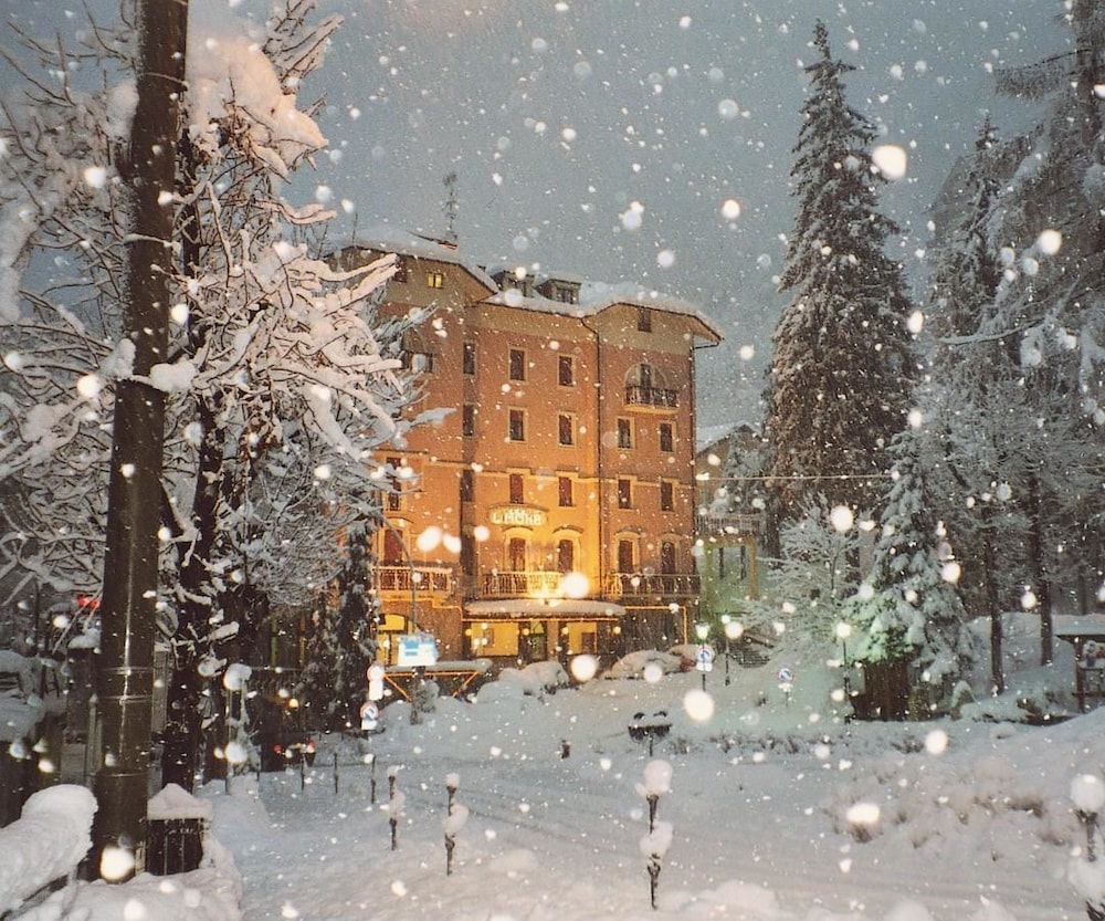 Limone Palace Aparthotel - carbon neutral hotel in Limone Piemonte