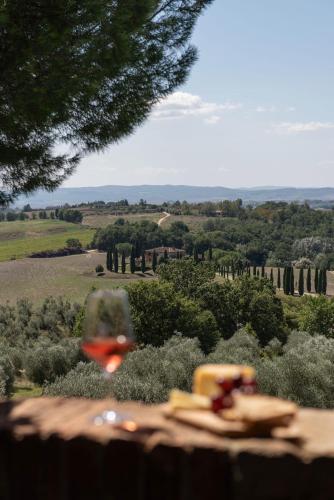Villa Montelisi — 4-Star Luxury Hotel in Siena, Italy