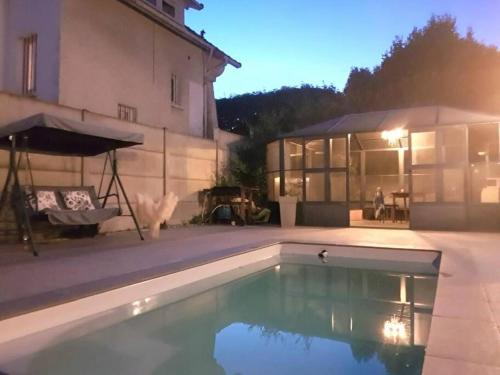 Logement a 30min de la Defense Avec Piscine Privative — hotel in Conflans-Sainte-Honorine