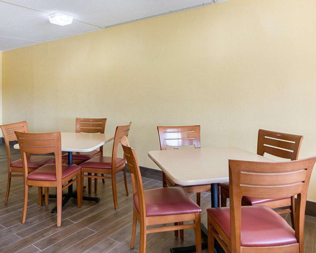 Rodeway Inn Joint Base Andrews Area - photo 23