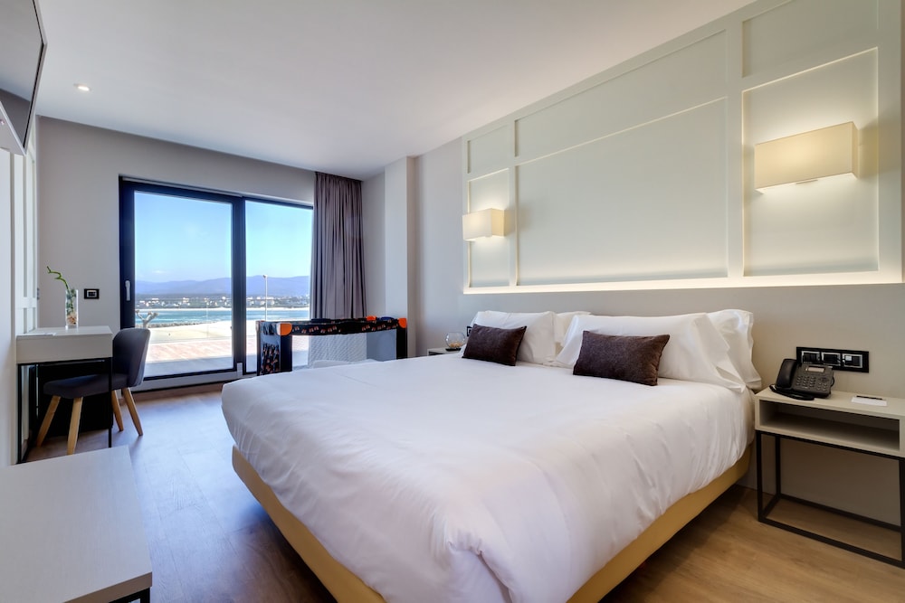 Oca Playa De Foz Hotel Spa — Foz