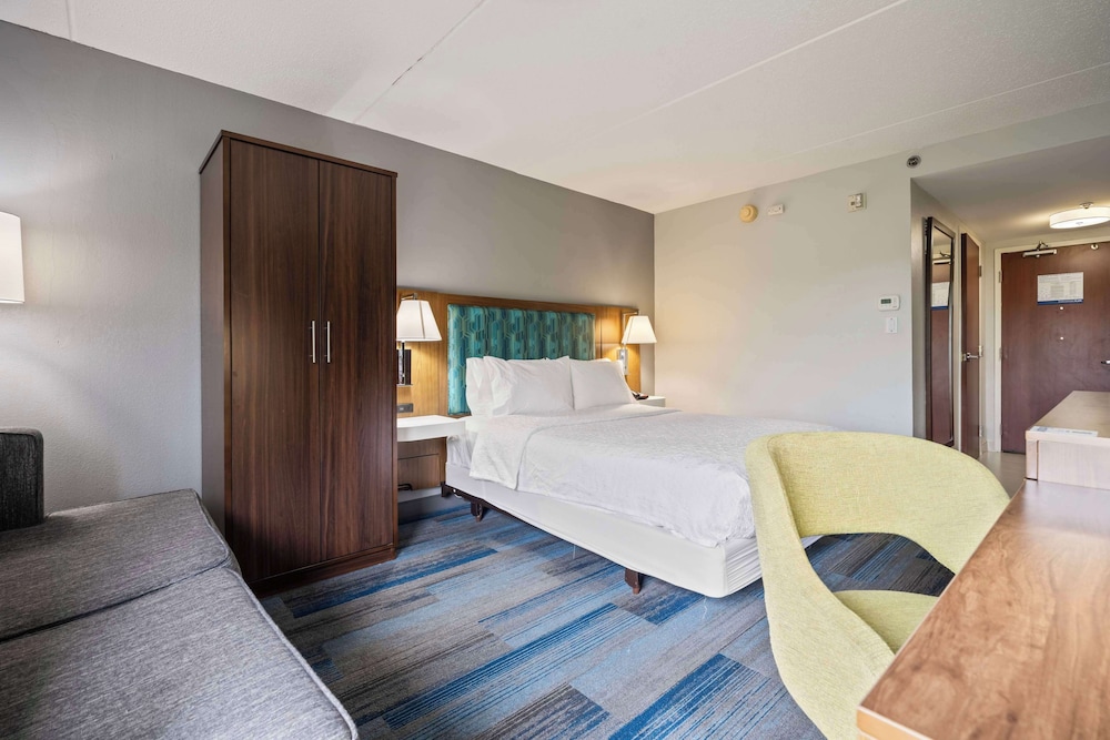 Hampton Inn Ridgefield Park - photo 26