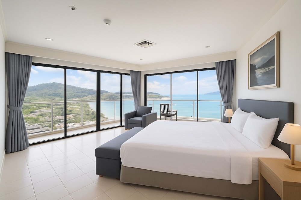 Patong Beachfront Tower 3 BR Penthouse — 4-Star Luxury Hotel in Patong, Thailand