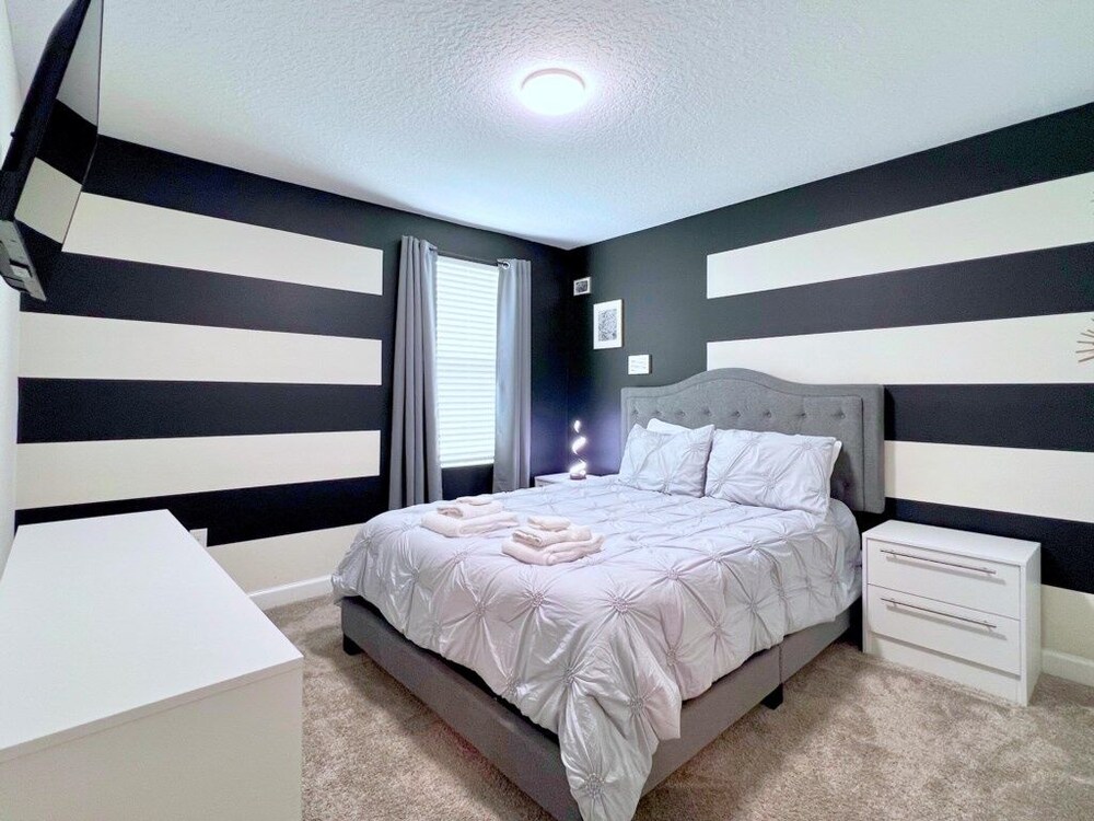 8 Bed Storey Lake Resort Huge Bedroom for Kids home - photo 9