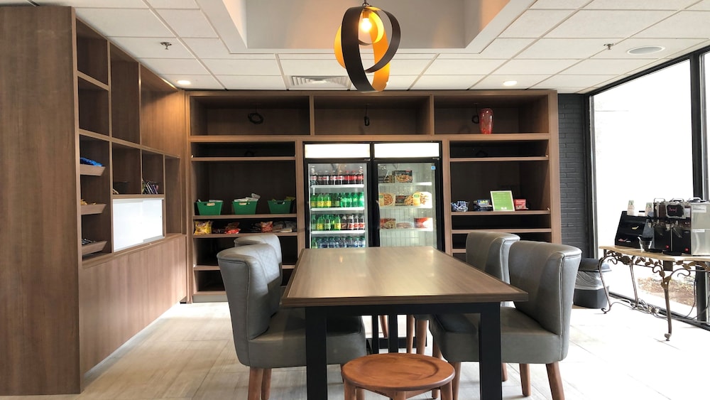 Holiday Inn Roanoke Airport Conference CTR by IHG - photo 22