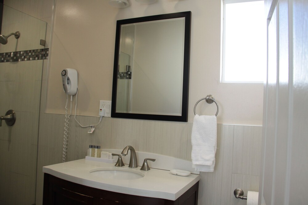 El Royale Hotel Near Universal Studios Hollywood - photo 32