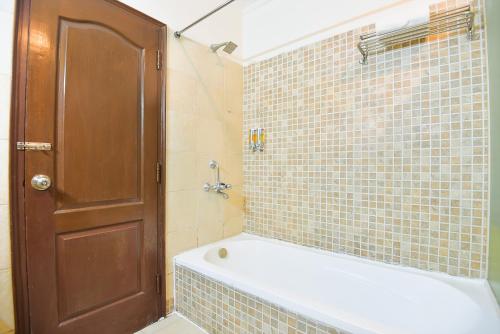 BedChambers Serviced Apartments Near Golf Course Road