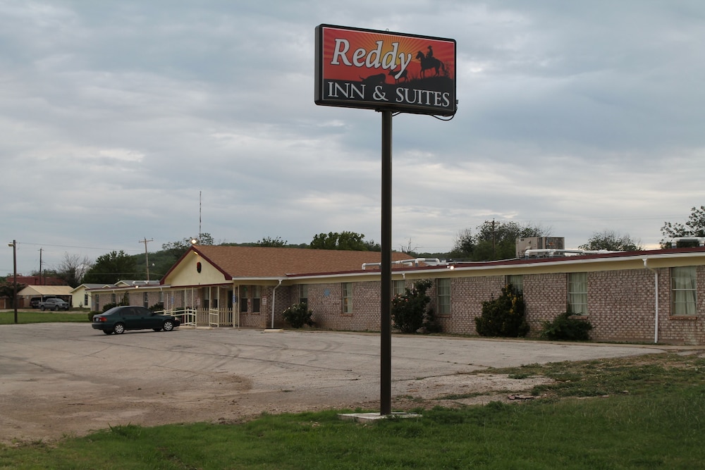 Reddy Inn and Suites - photo 35