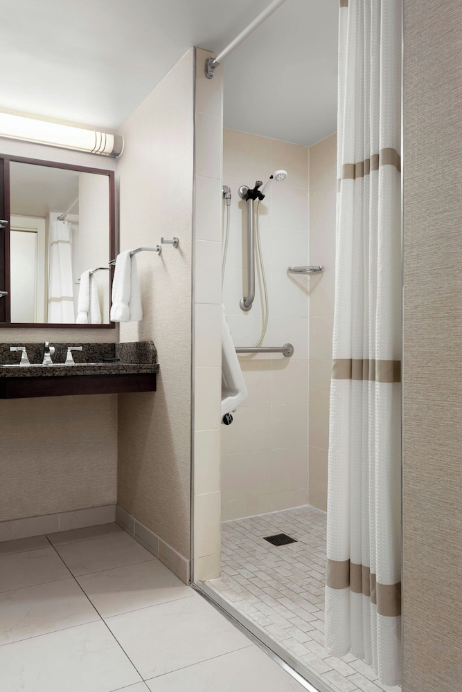 Cleveland Marriott Downtown at Key Tower - photo 22