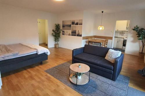 Apartment with garden near metro — 4-Star Luxury Hotel in Stockholm, Sweden