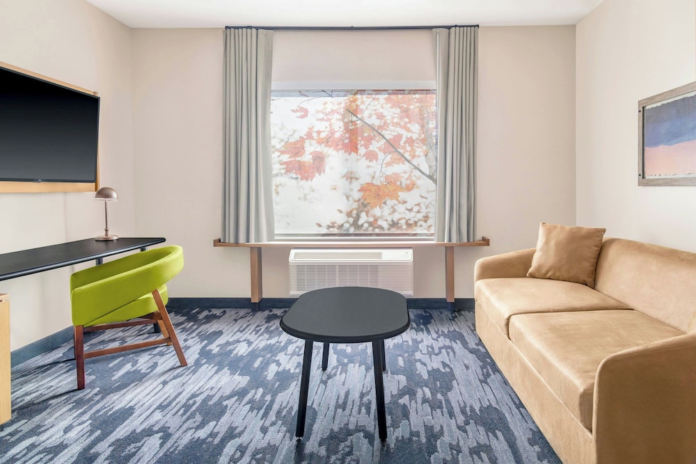 Fairfield by Marriott Inn & Suites Detroit Taylor - photo 15