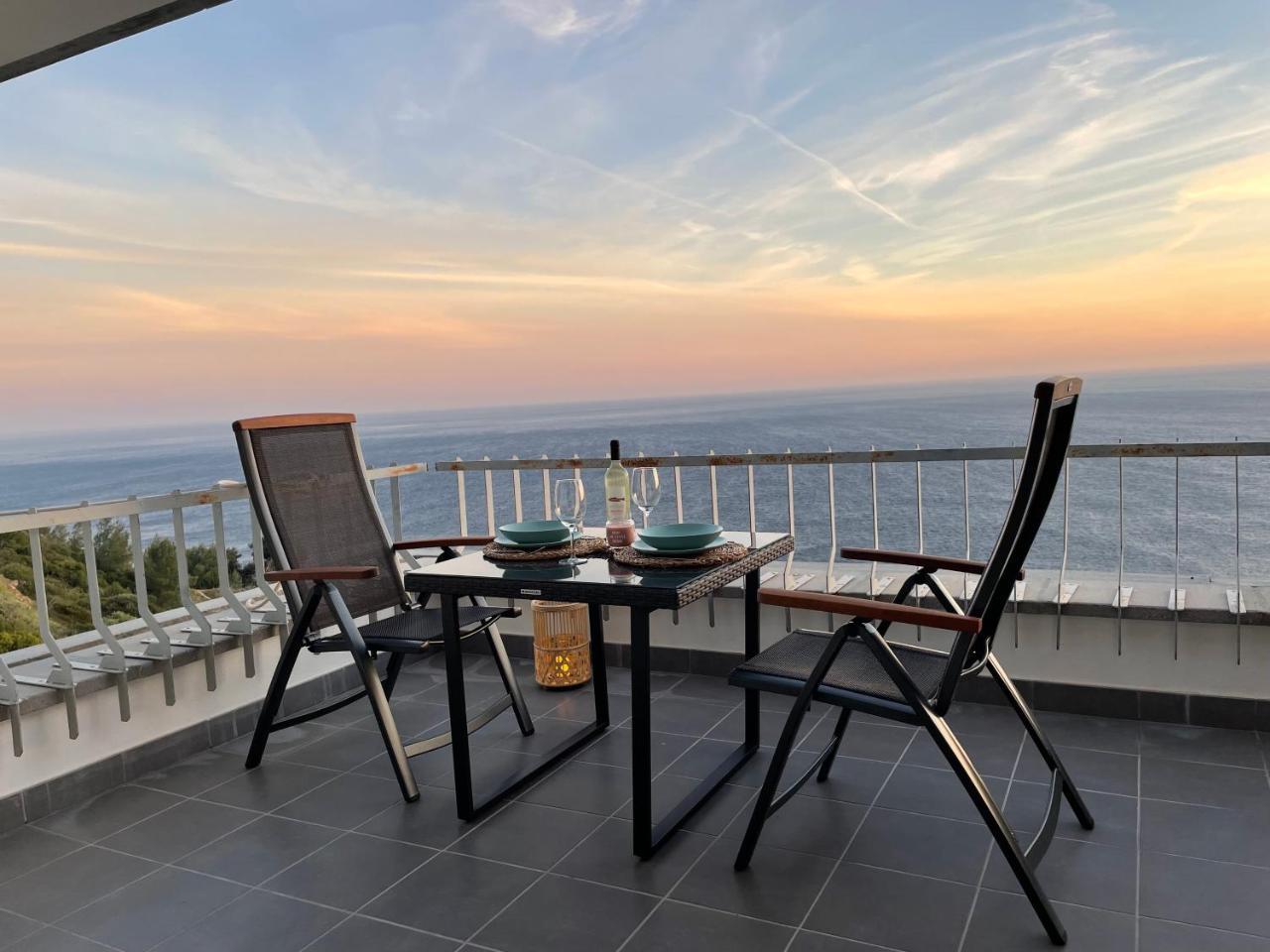 Sesimbra Balcony — 4-Star Luxury Hotel in Sesimbra, Portugal