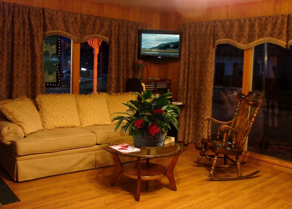 Centennial Motel - photo 19