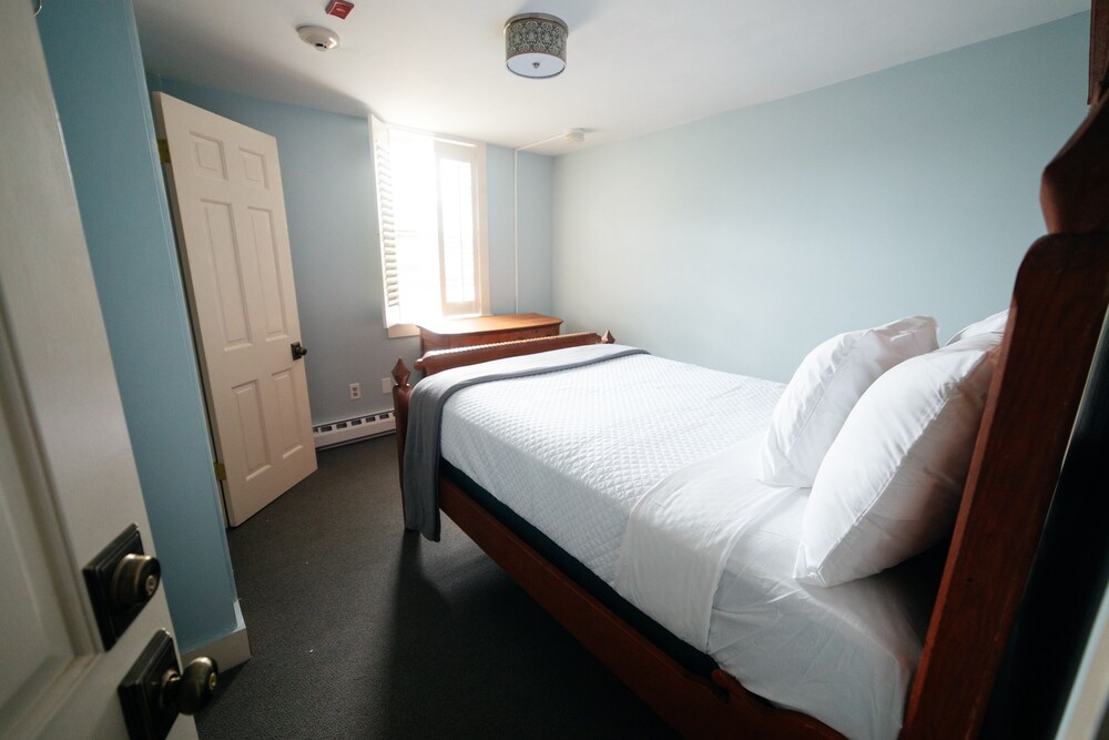 The Historic General Stanton Inn - photo 17
