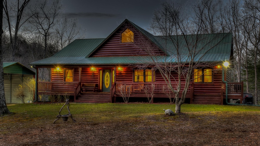 32 Acre Memory Maker by Escape to Blue Ridge in Ellijay, United States