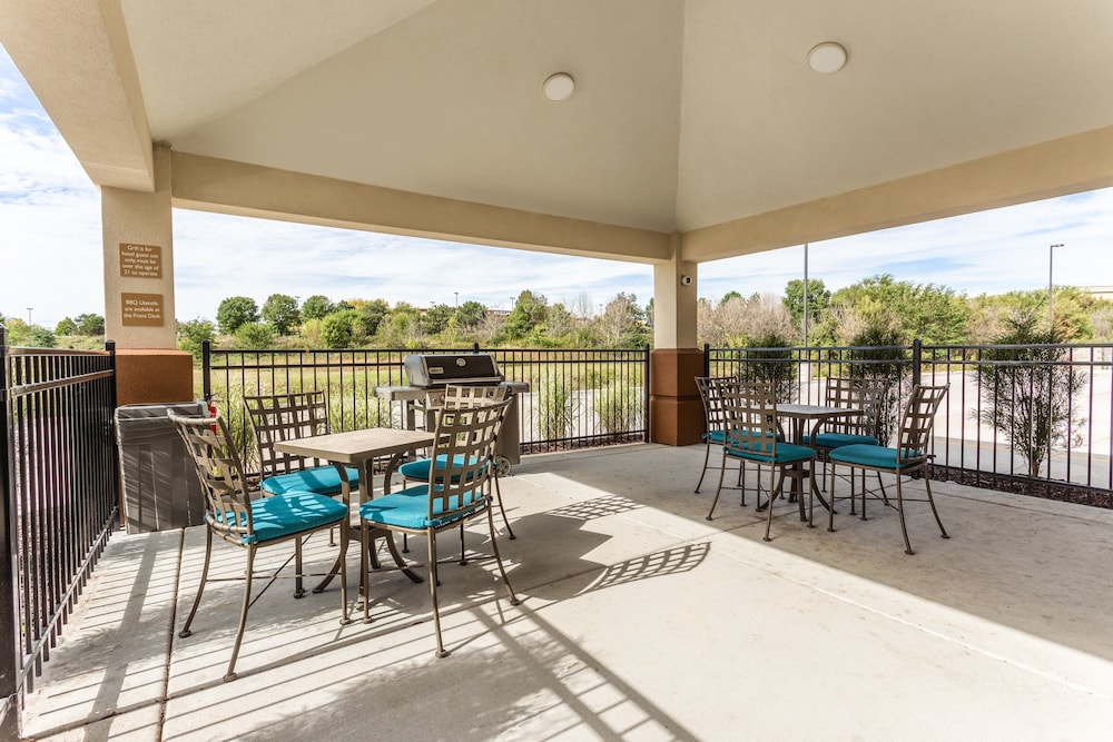 Candlewood Suites Davenport by IHG - photo 21