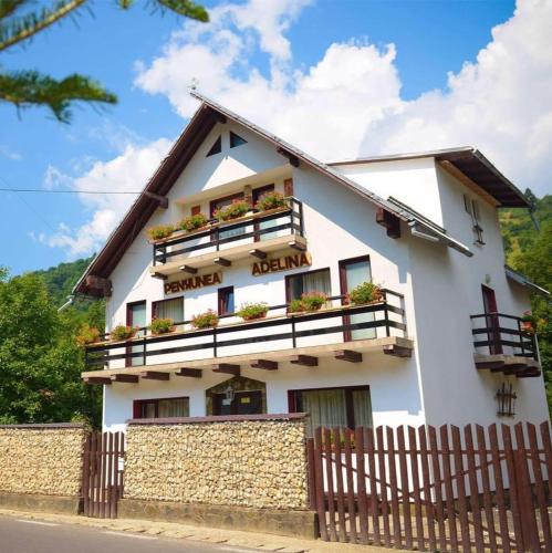 Pensiunea Adelina — 4-Star Luxury Hotel in Moieciu De Jos, Romania