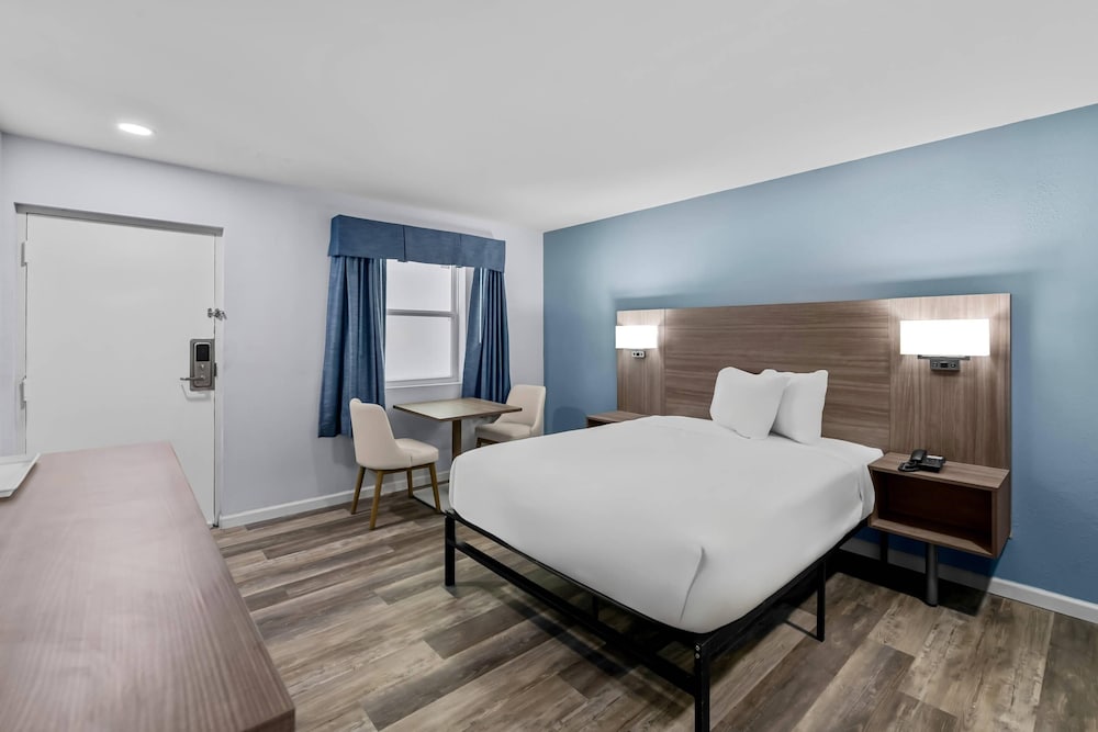 Suburban Studios Newport News Hampton - photo 22