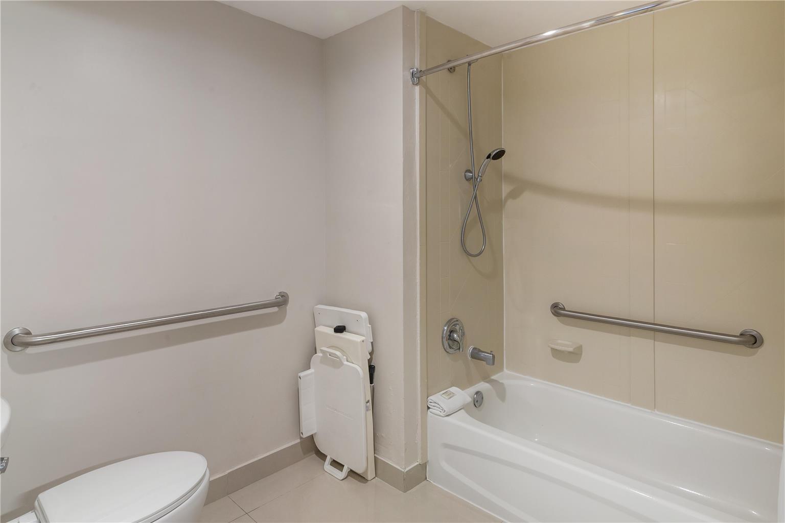 hom hotel suites Trademark Collection by Wyndham - photo 20