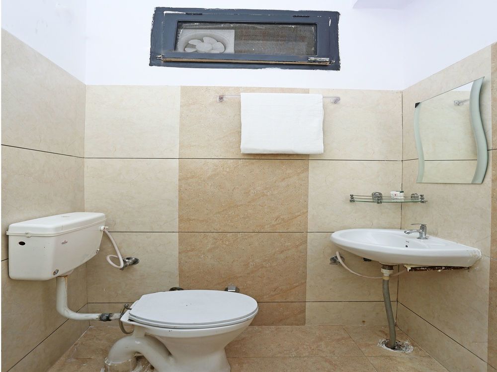 OYO 10827 Hotel Dev Bhoomi — Bareilly — photo 3