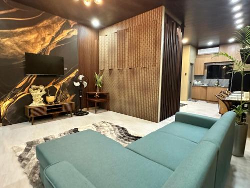 Spacious Apartment in Catalunan Davao — 4-Star Luxury Hotel in Davao, Philippines