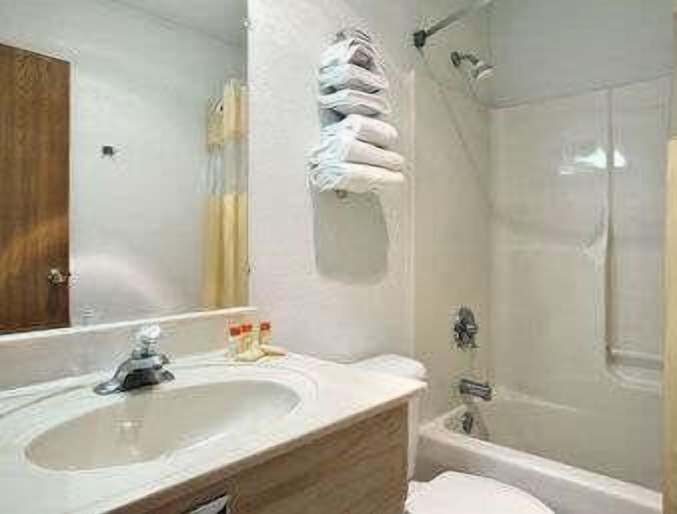 Travelodge By Wyndham Waukegan Gurnee - photo 14