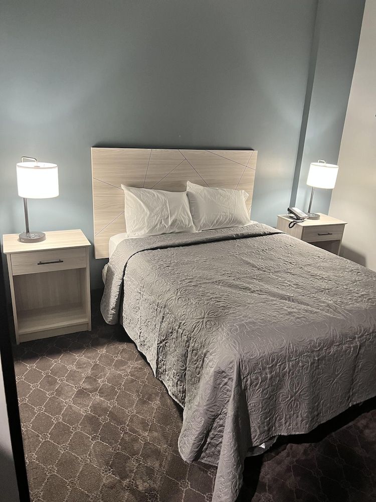 Deluxe Inn & Suites Long Island City NYC - photo 15