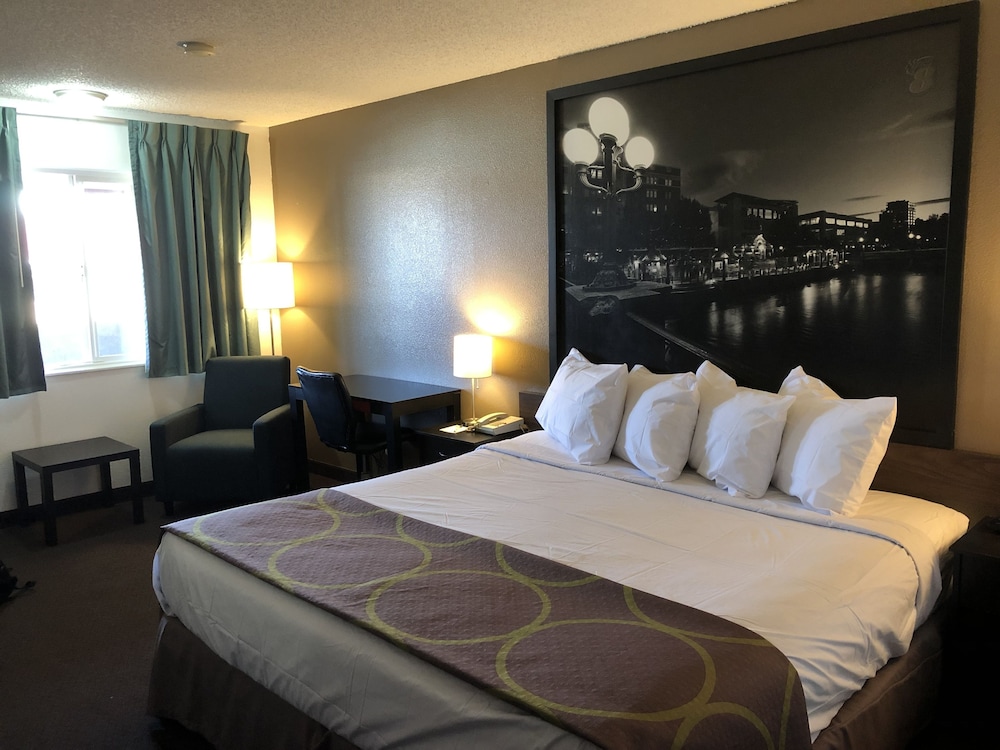 Super 8 by Wyndham Fernley - photo 9