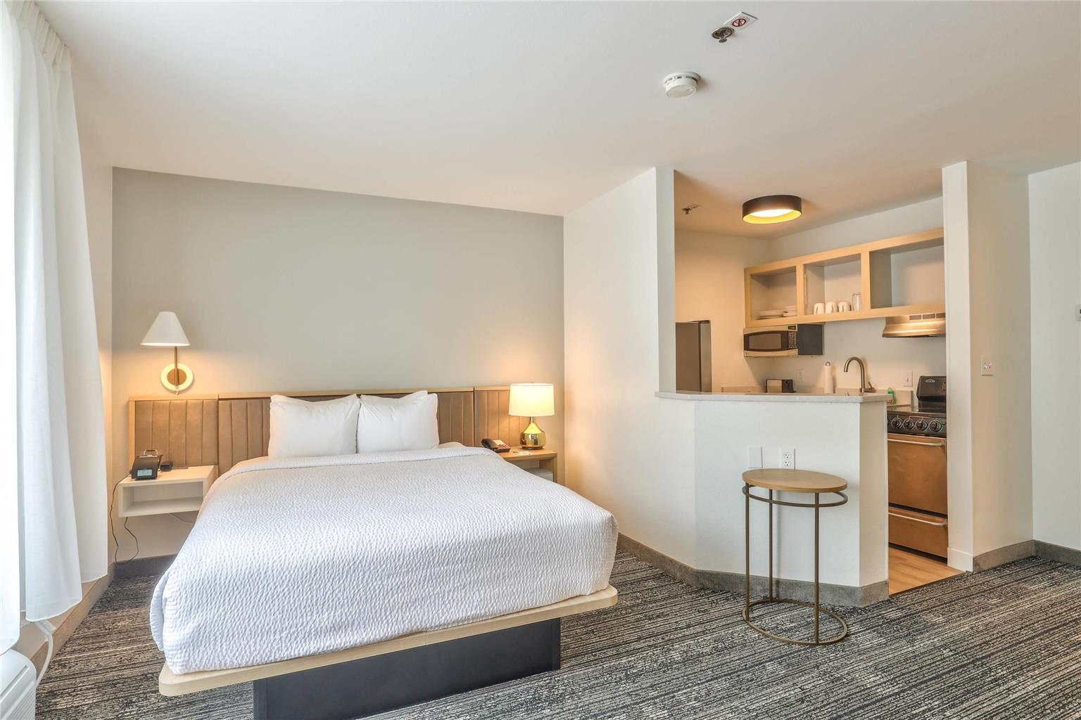 Alluxsuites at 1876 an Ascend Collection Hotel - photo 17