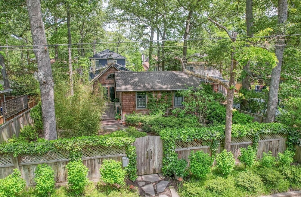 Dover Street 2 in Rehoboth Beach, United States