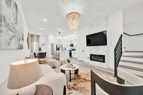 Modern Gated Townhome 5 Mins to NRG & Med Center — 4-Star Luxury Hotel in Houston, United States