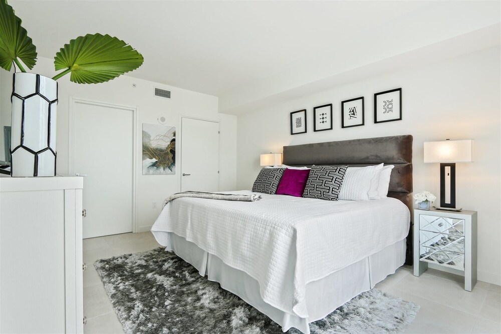 Top Fort Lauderdale Condo 7th Floor Private and Sanitized Hotel Amenities Free Parking for Stays Over 27 Days 400 ft From the Beach. Hosted by Super Host Fort Lauderdale - photo 5