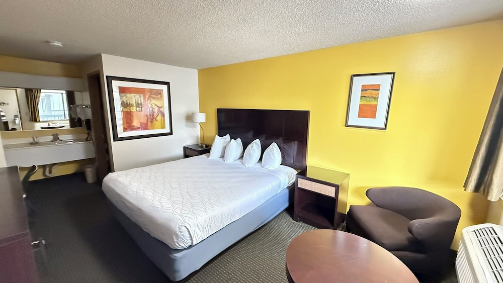 PepperTree Inn - photo 7