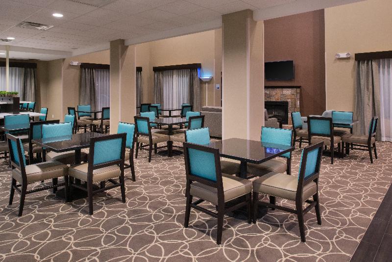 Holiday Inn Express & Suites Bakersfield Airport by IHG - photo 25