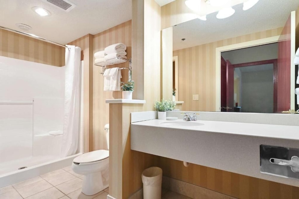 Four Seasons Island Resort - photo 60