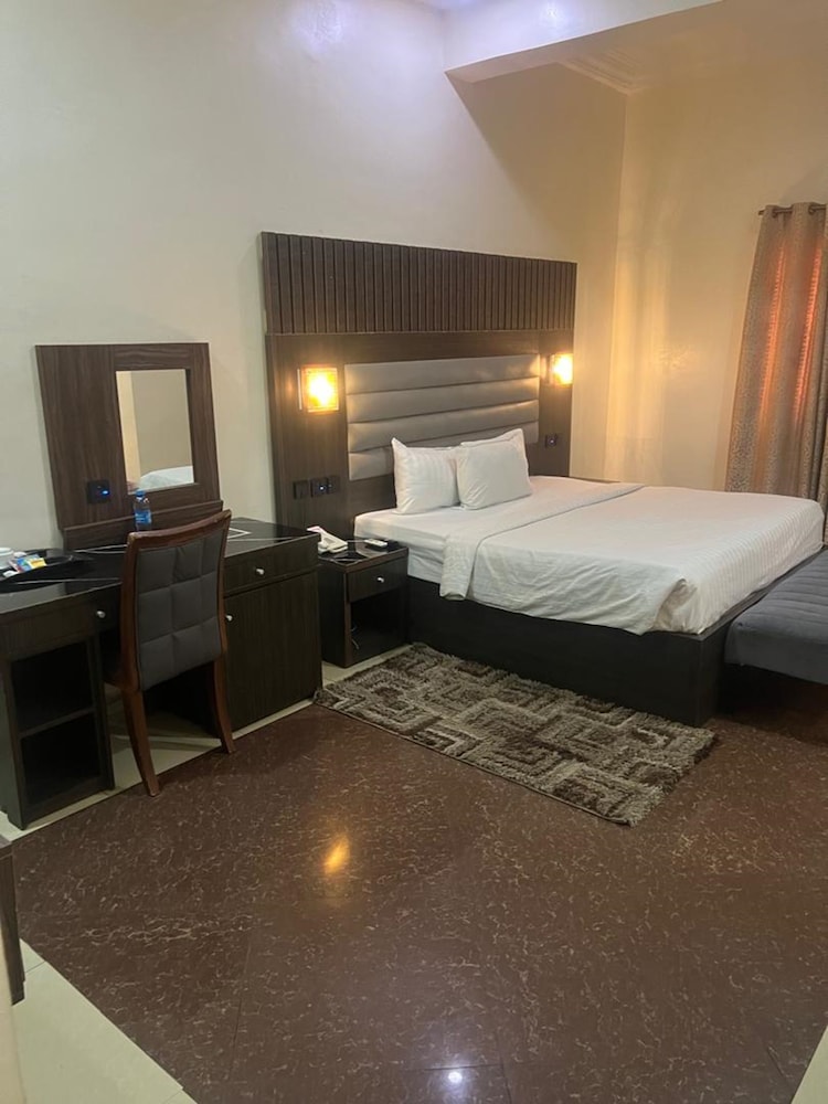Nippon Grand Hotel and Apartment — Abuja — photo 3