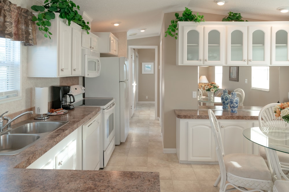 Buttonwood Bay RV Resort - photo 10