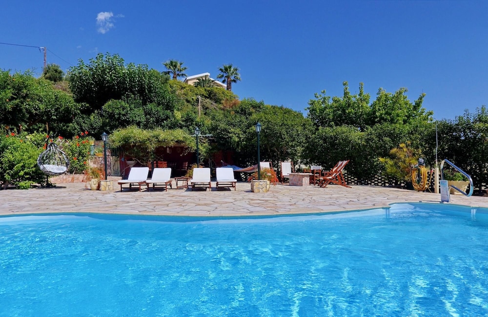 Villa Emiliata in Spartia — 4-Star Luxury Hotel in Kefalonia, Greece