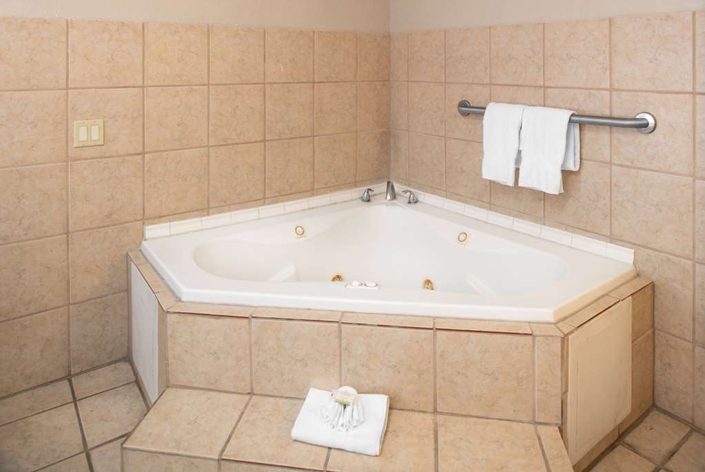 Days Inn & Suites by Wyndham Artesia - photo 34