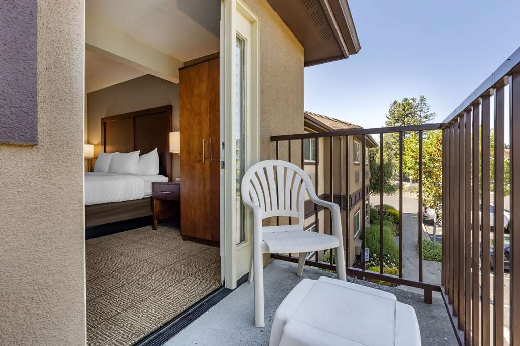 Comfort Inn & Suites Ukiah Mendocino County - photo 32