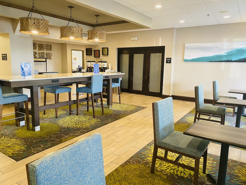 Hampton Inn Beaufort - photo 3