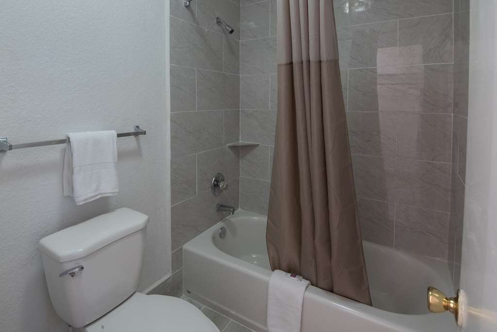 Motel 6 Montgomery AL Coliseum - photo 16