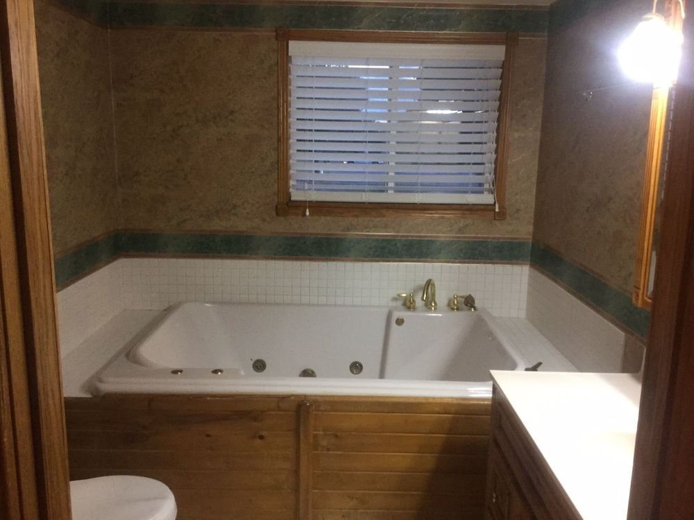 Waters Edge Motel - photo 10