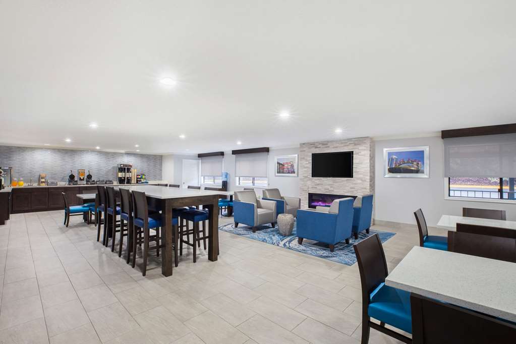 La Quinta Inn by Wyndham Everett - photo 26