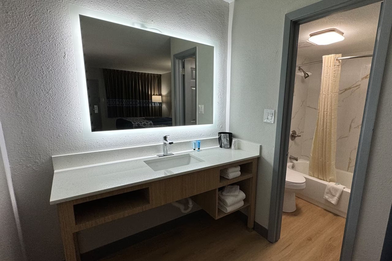 Travelodge by Wyndham Gainesville - photo 9