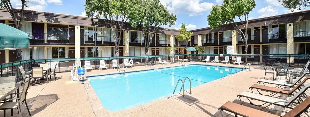 Whitten Inn University - photo 15