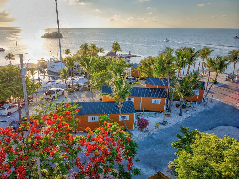 Aqua Lodges at 47th Street Gulfside - photo 15