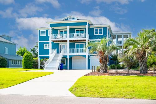 Pier Pleasure by Oak Island Accommodations - photo 9
