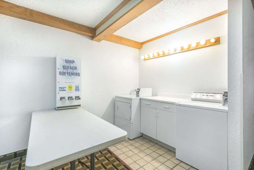 Super 8 by Wyndham Twinsburg Cleveland Area - photo 16