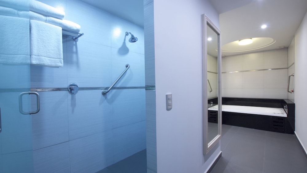 Jetted tub